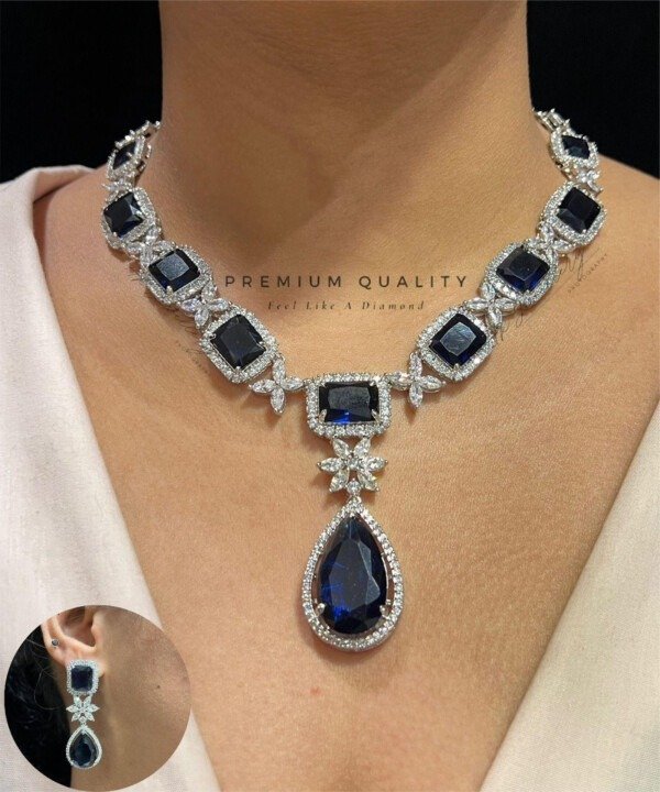 Leila Swarovski Crystals set - Navy