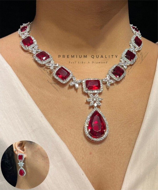 Leila Swarovski Crystals set - Ruby